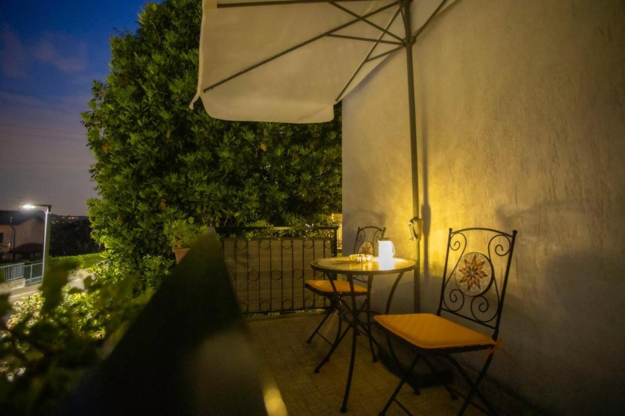 B&B Villa Mirella Casnate Con Bernate Εξωτερικό φωτογραφία