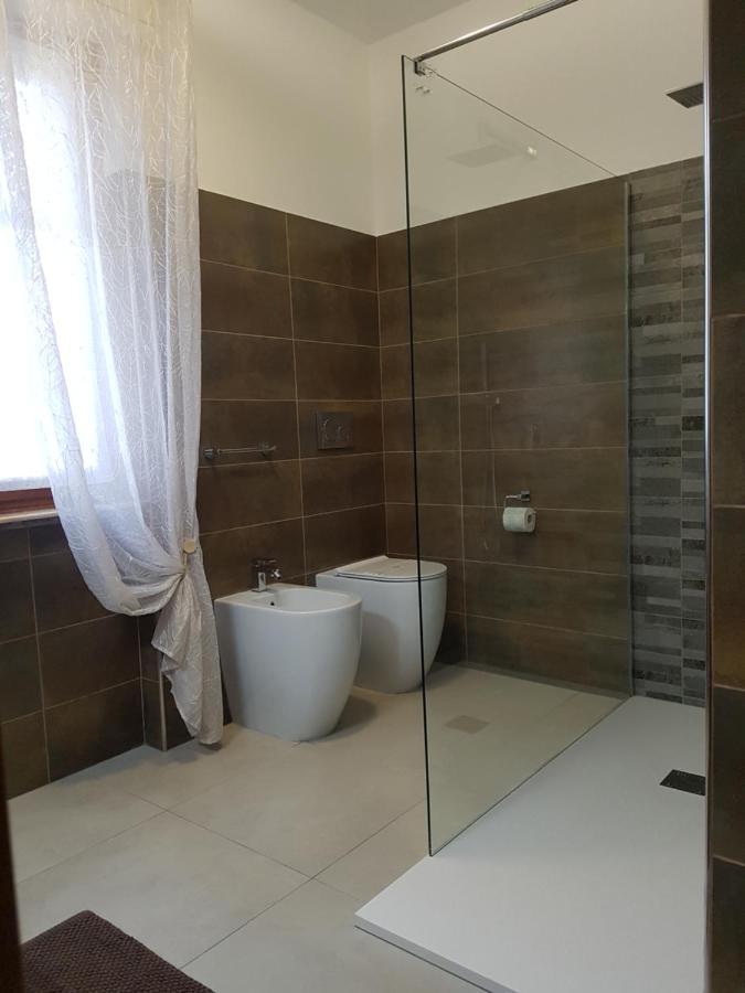 B&B Villa Mirella Casnate Con Bernate Εξωτερικό φωτογραφία