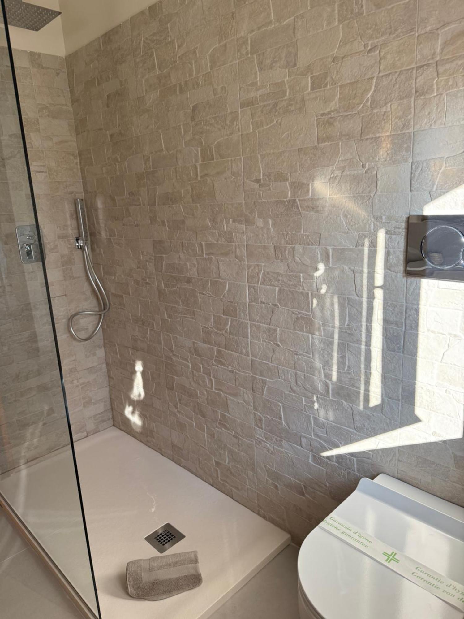 B&B Villa Mirella Casnate Con Bernate Εξωτερικό φωτογραφία