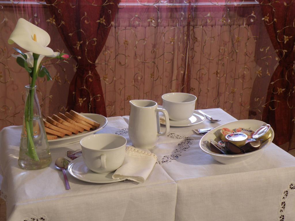 B&B Villa Mirella Casnate Con Bernate Εξωτερικό φωτογραφία