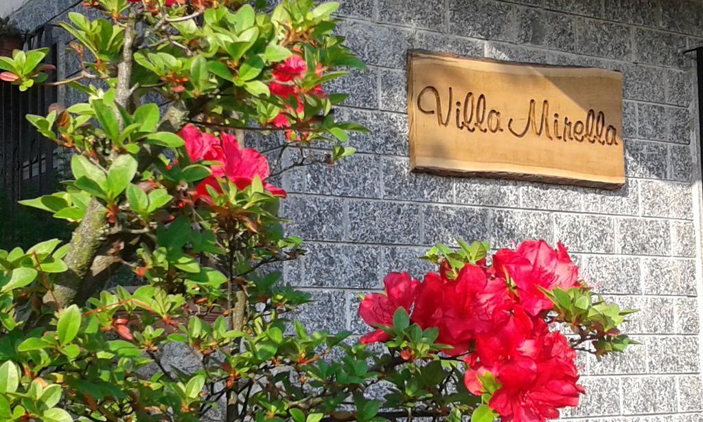 B&B Villa Mirella Casnate Con Bernate Εξωτερικό φωτογραφία