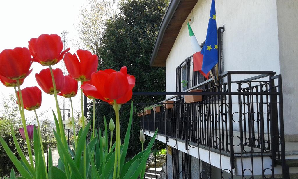 B&B Villa Mirella Casnate Con Bernate Εξωτερικό φωτογραφία