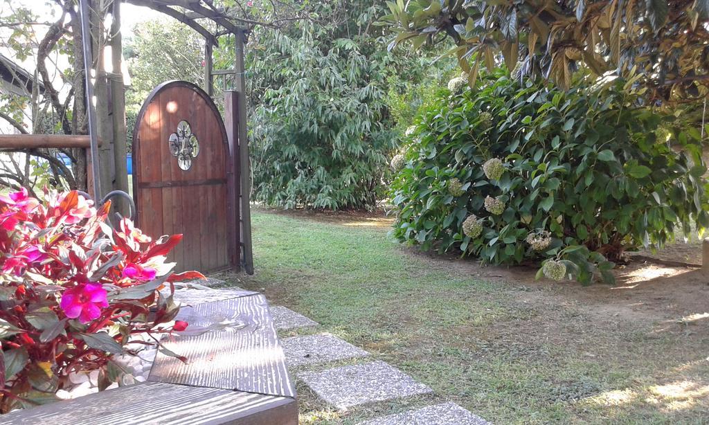 B&B Villa Mirella Casnate Con Bernate Εξωτερικό φωτογραφία
