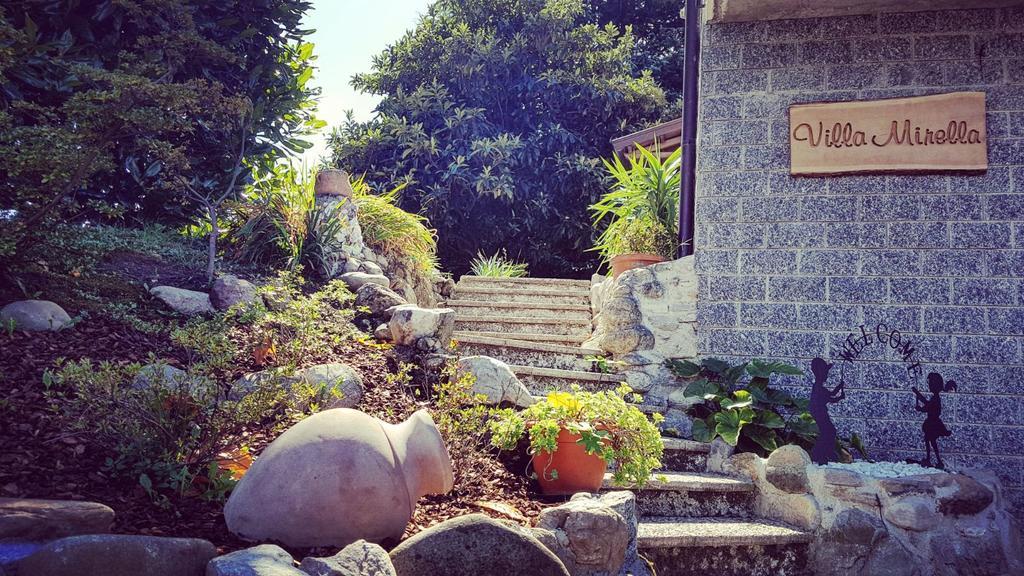 B&B Villa Mirella Casnate Con Bernate Εξωτερικό φωτογραφία